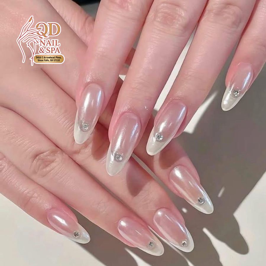 Simple nail art with QD Nail & Spa - Nail salon Sioux Falls, SD 57110